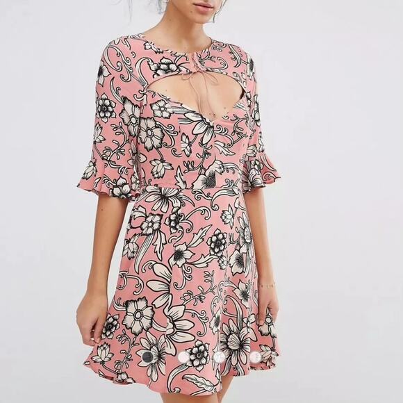 NWT For Love & Lemons Ayla Laced Up Dress in Pink Print - Picture 1 of 9